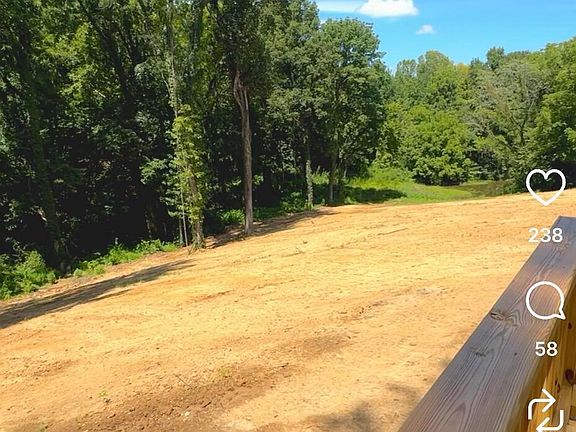 3rd image of 293 Redbud Ln