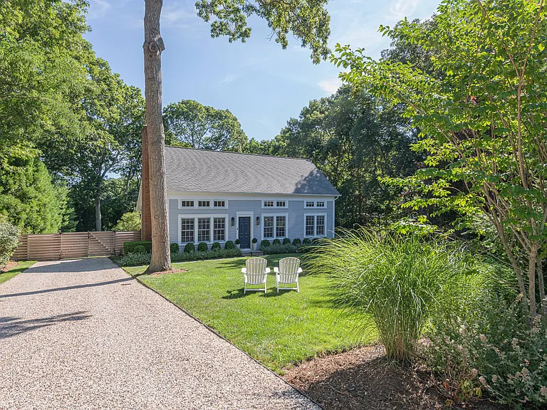24 Brandywine Dr — Photo 3