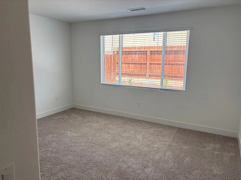 2858 E Corteza Dr — Photo 32