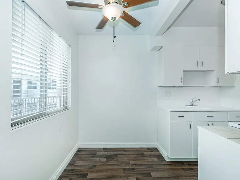 Avaz Pacific Beach — Photo 11