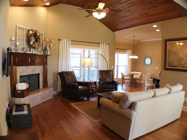 181 Village Knl, Wetumpka, AL 36093