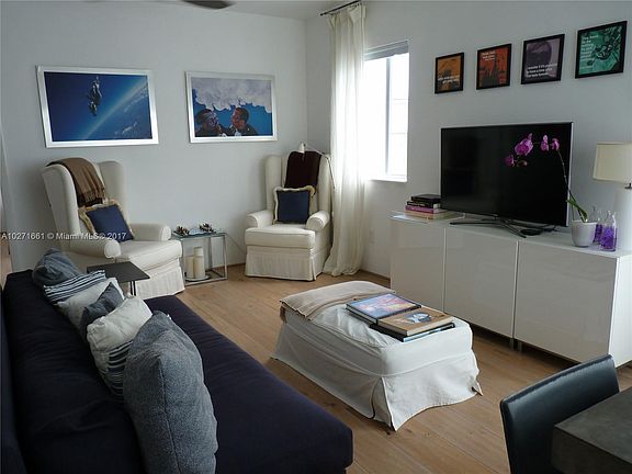 2nd image of 820 Euclid Ave #8