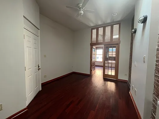 Rented by Compass | media 25