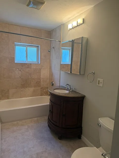 2 bed, 1.0 bath, $2,850 — Photo 3