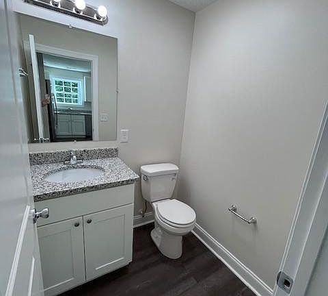 4th image of 345 Gatewood St