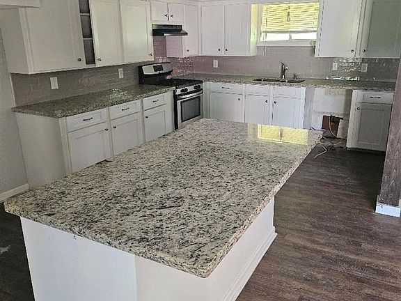 3rd image of 2831 Miller Ave