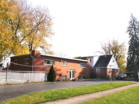 3rd image of 1430 Woodman Dr