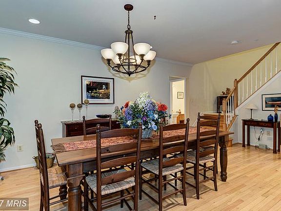 4th image of 5702 Exeter Hill Way