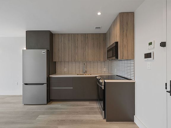 2nd image of 2605 Snyder Ave #6M