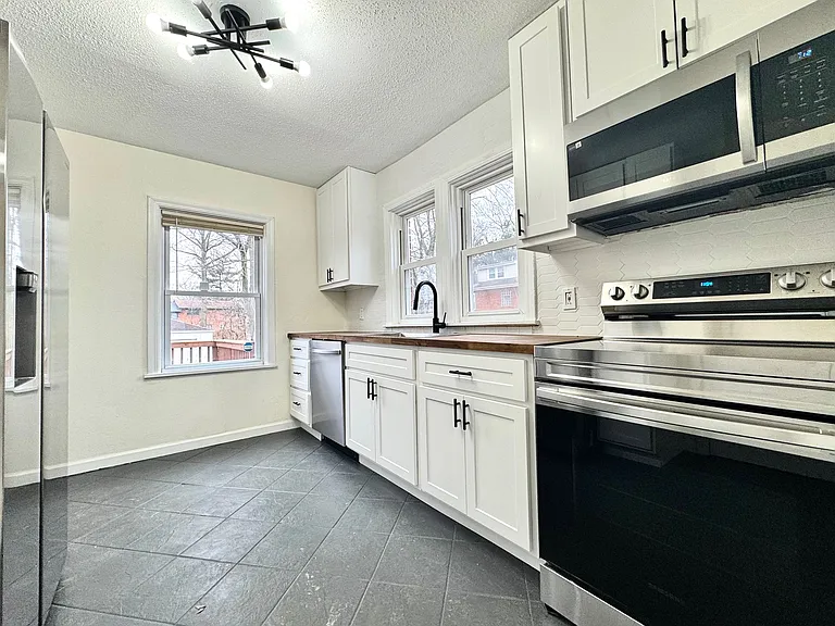 1309 Gerst Ave — Photo 7