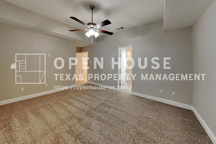 114 Liberty Dr — Photo 8