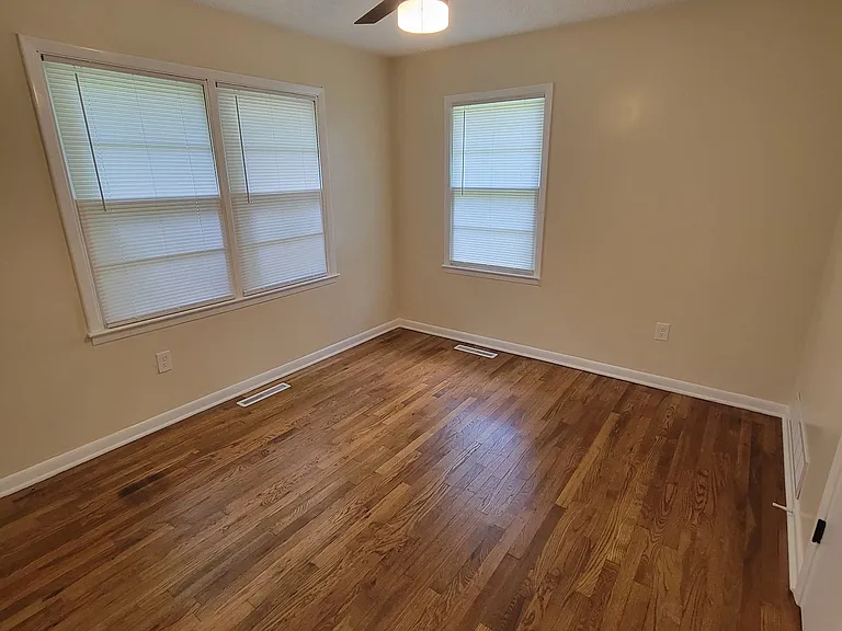 2145 Mitchell St — Photo 9
