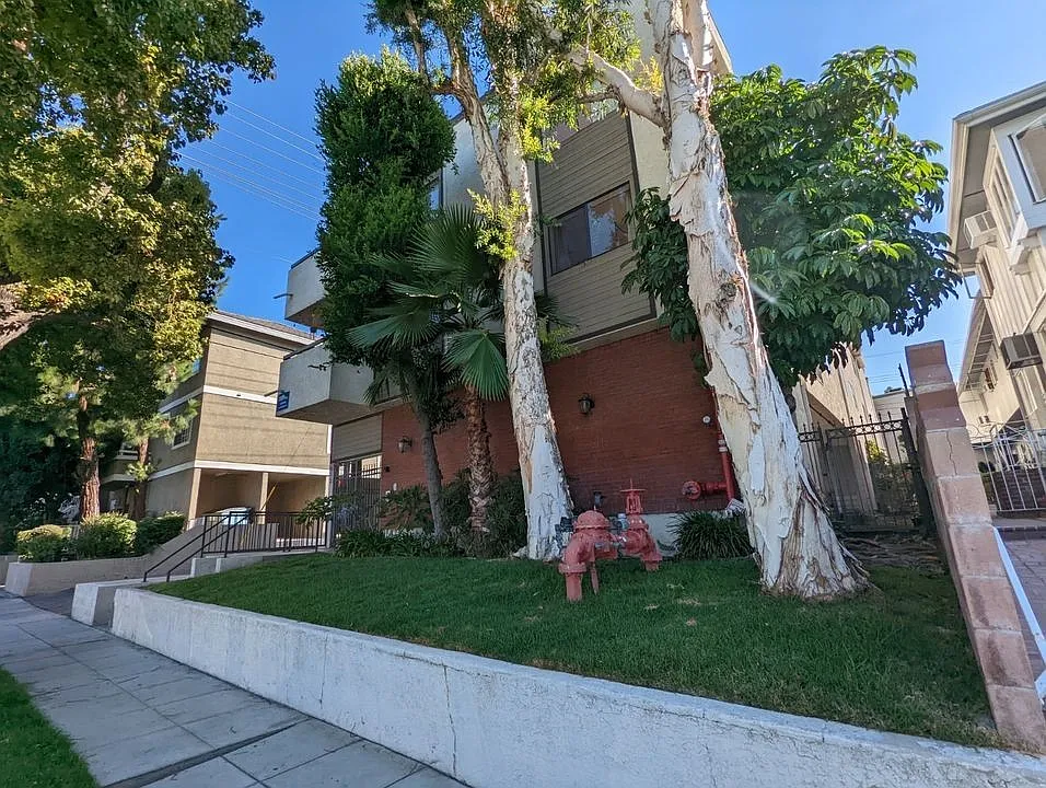 612 N 6th St — Photo 2