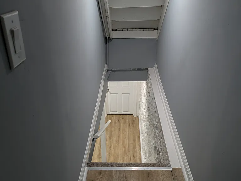 1726 Carswell St — Photo 13