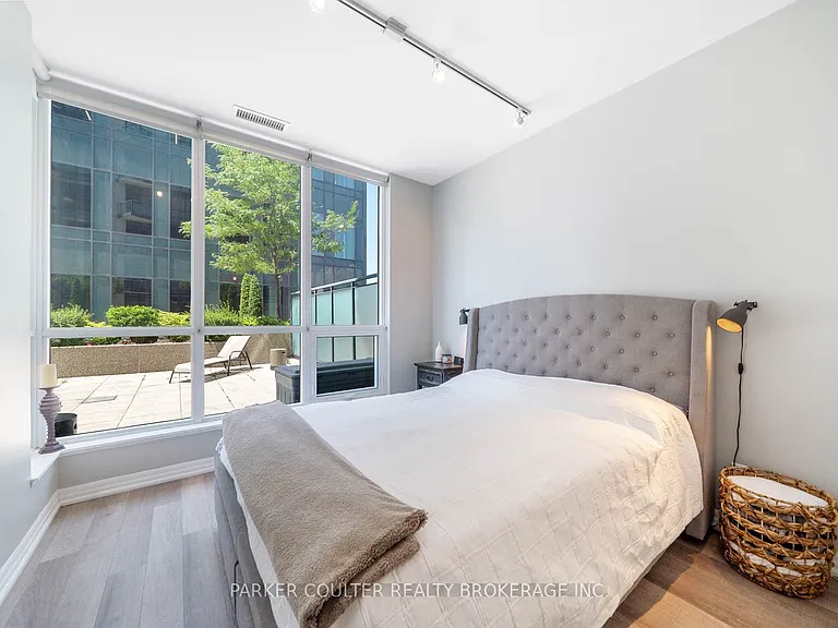 111 Worsley St #302 — Photo 13