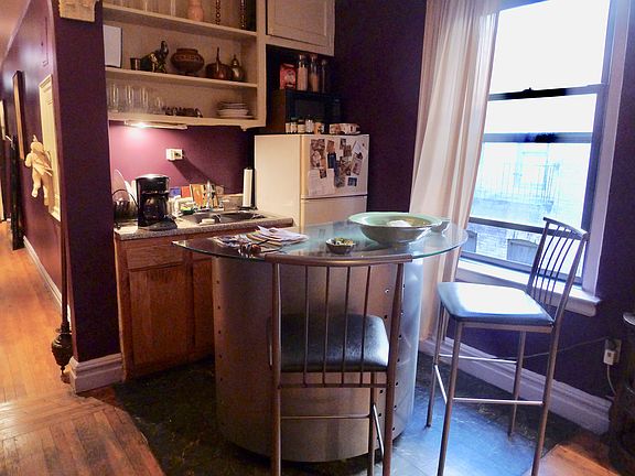 3rd image of 415 W 24th St APT 4D