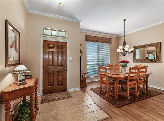 4th image of 10033 Dorsett Dr