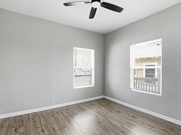 1230 Hammond Ave — Photo 18