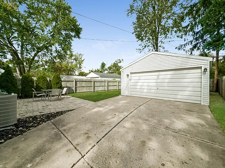 141 Girard Ave — Photo 24