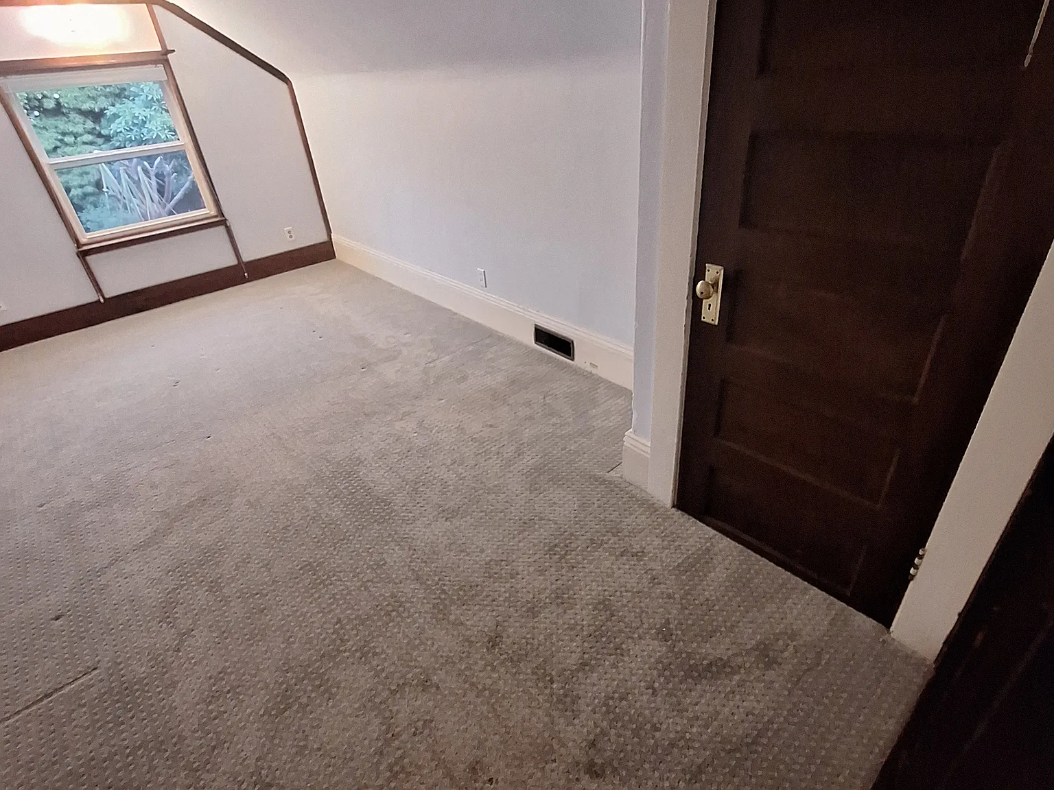 4 bed, 1990 sqft, $1,150 — Photo 4