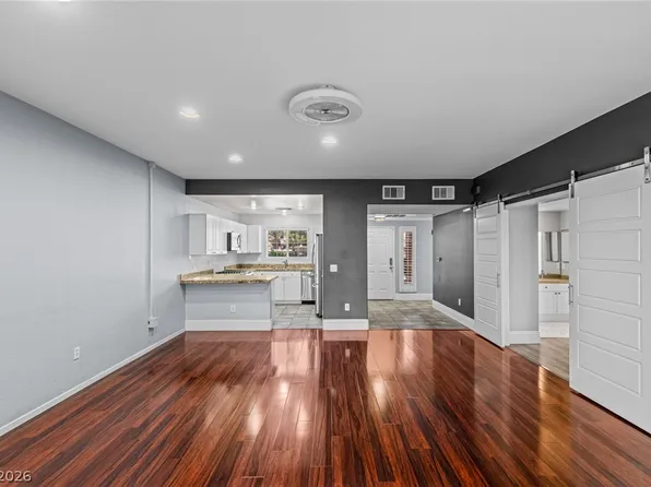 10525 Autumn Pine Ave APT 105, Las Vegas, NV 89144