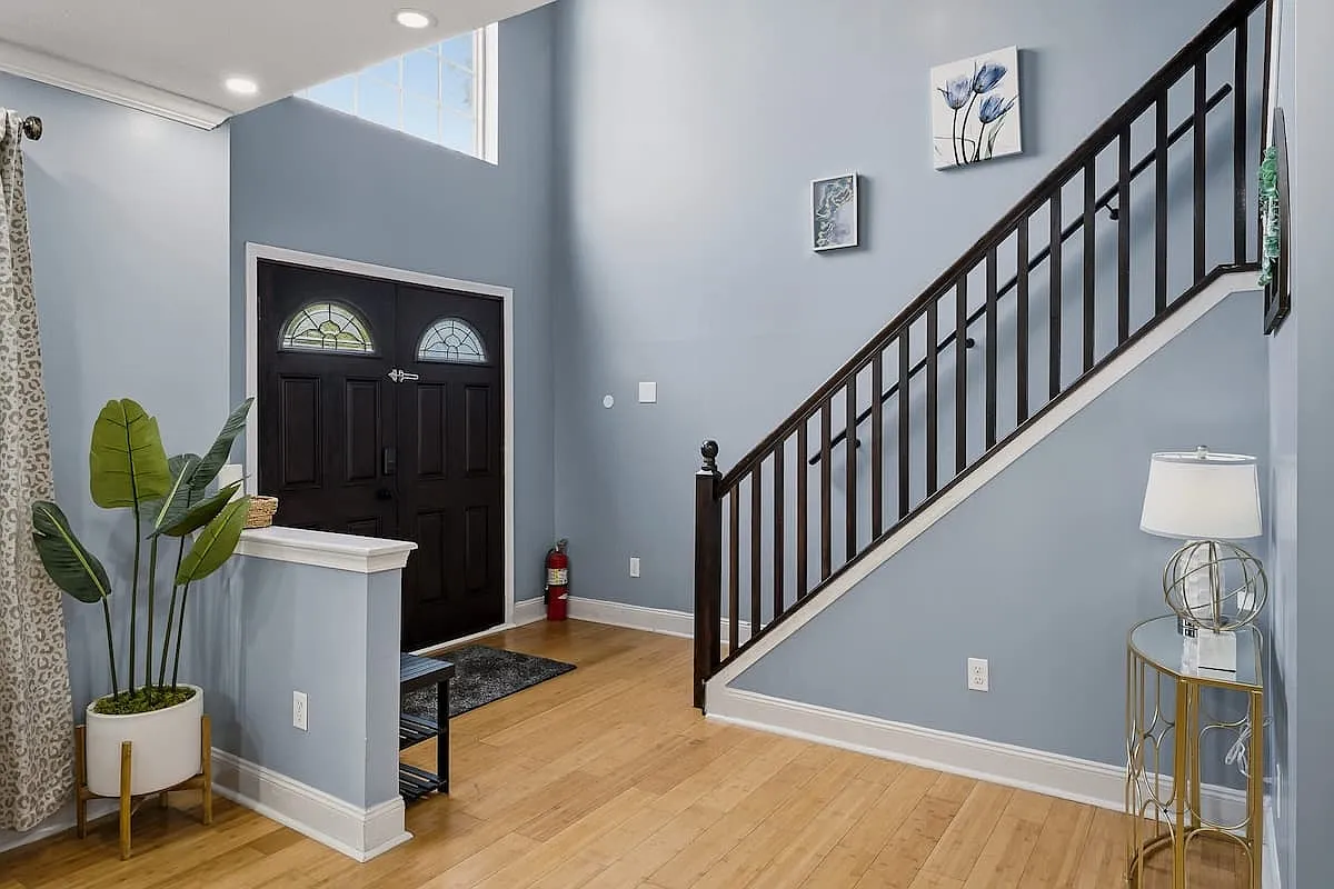 4 bed, 2198 sqft, $3,500 — Photo 2