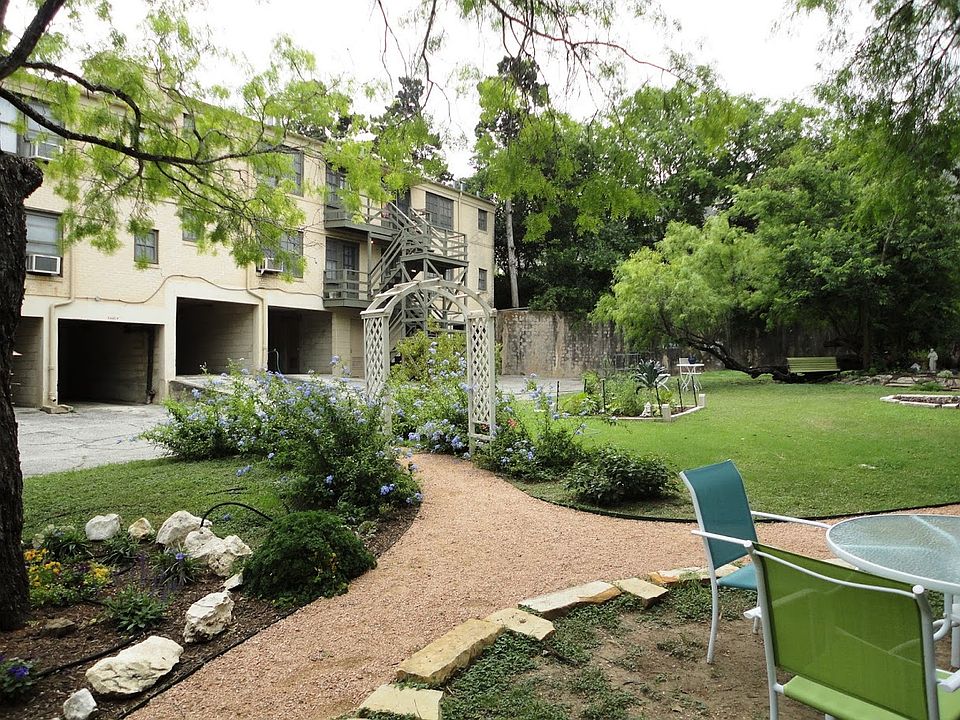 2nd image of 5445 N New Braunfels Ave #5449-A