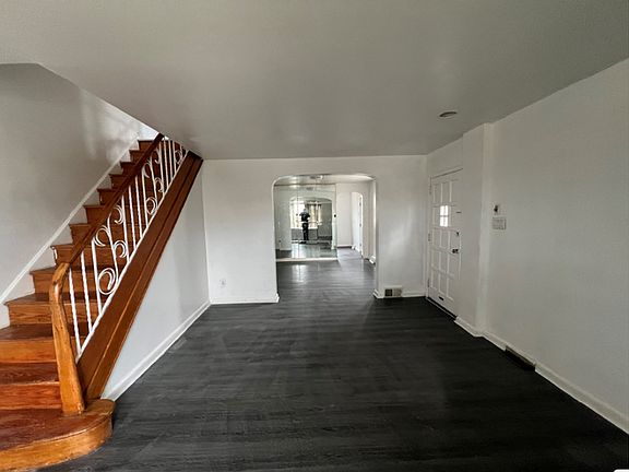 2nd image of 1716 Tustin St