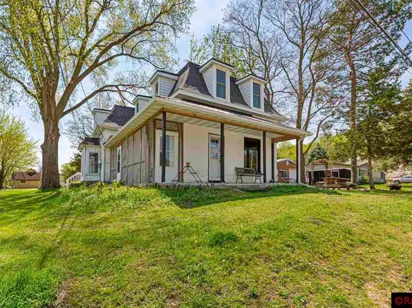 301 S 8th St, Henderson, MN 56044