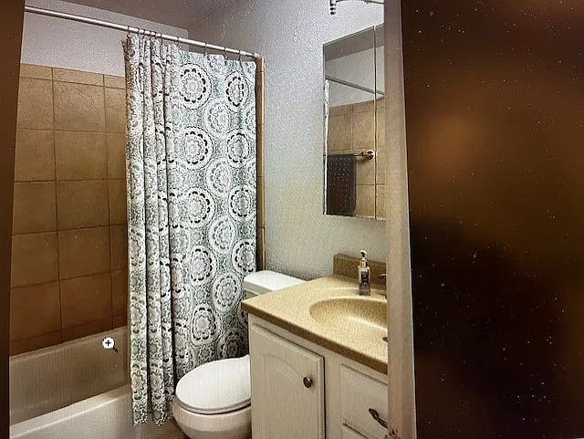 617 Carriagehouse Ln #E-3 — Photo 10