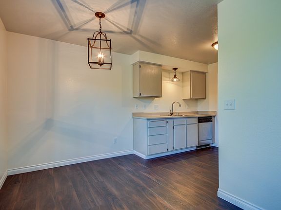 4th image of 1151 SW Kaleeton Loop #1
