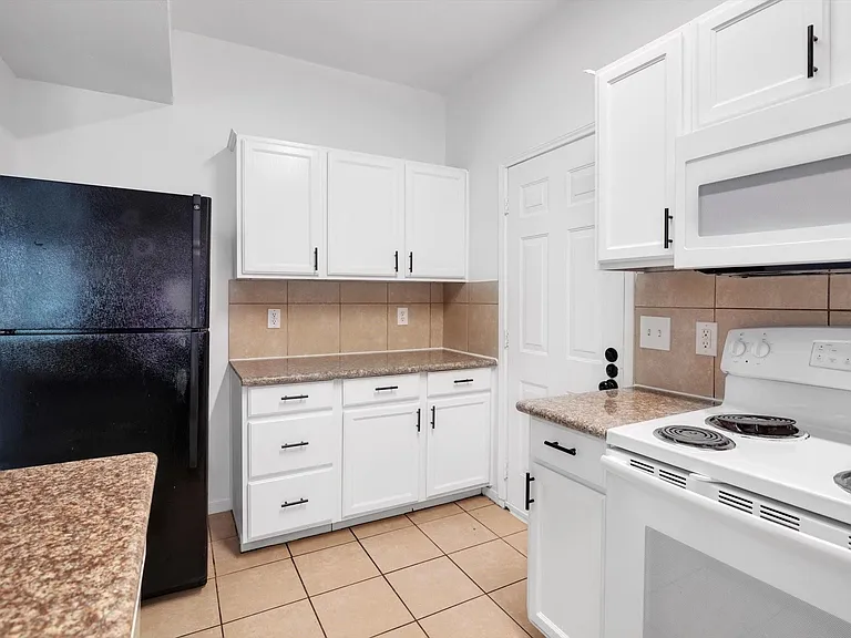 6933 Liverpool St #A — Photo 39