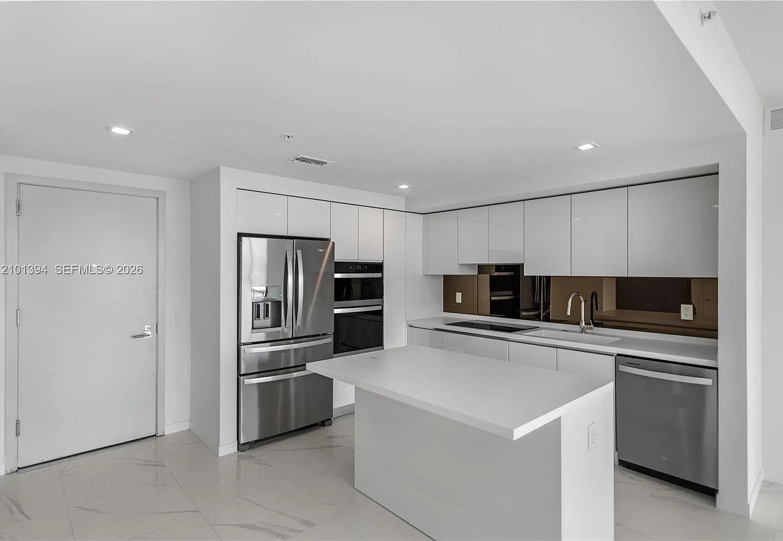 2 bed, 2.0 bath, $4,900 — Photo 2