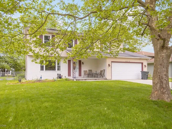 8319 Lorraine Dr, Strongsville, OH 44149