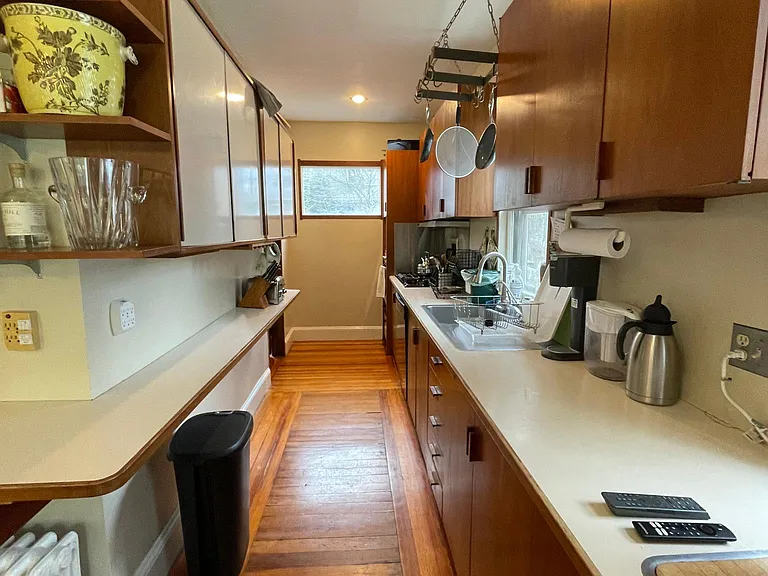 153 Upland Rd — Photo 8