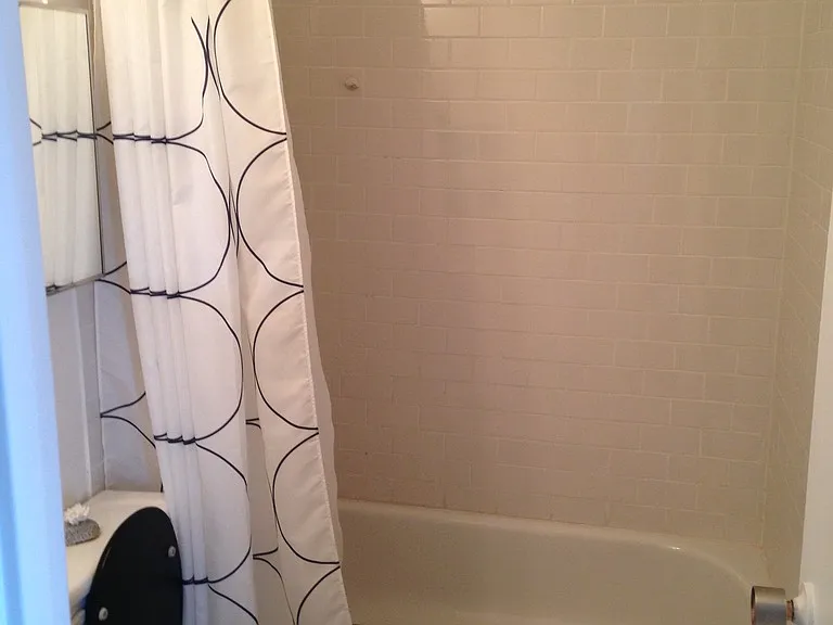 225 Gladstone Ave — Photo 40