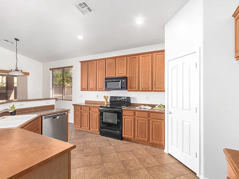 4384 E Cherry Hills Dr — Photo 3