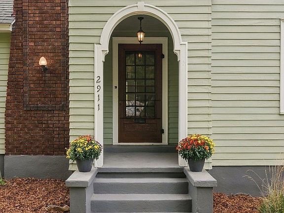 3rd image of 2911 W Euclid Ave