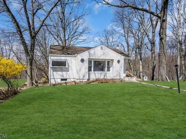 60 Shawnee Ave, Rockaway Twp., NJ 07866