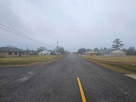 Exterior Neighborhood (street photo)