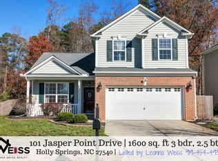 101 Jasper Point Dr, Holly Springs, NC 27540