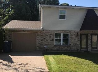 518 Bargraves Blvd #A, Troy, IL 62294