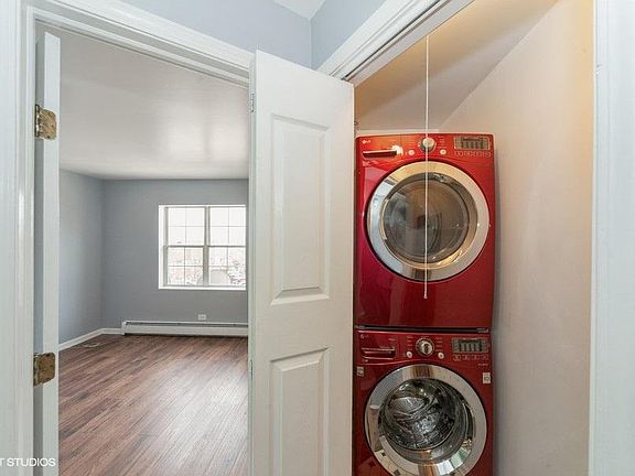 4th image of 6560 W Belmont Ave APT 303