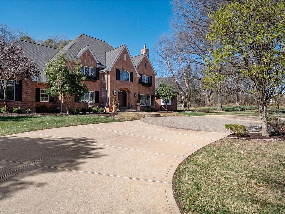 8 Huntleigh Wood, Saint Louis, MO 63131 Zillow