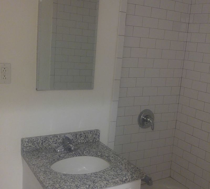 2nd image of 3135 Crescent St APT 2A