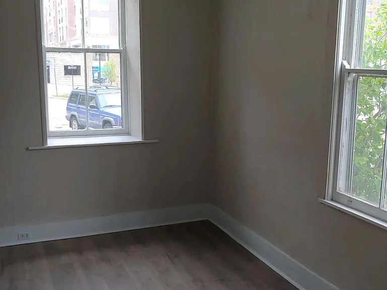 312 E 2nd St — Photo 9