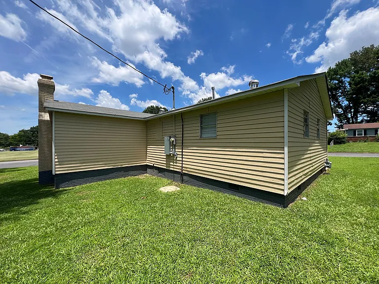 513 Marlowe Ave — Photo 2