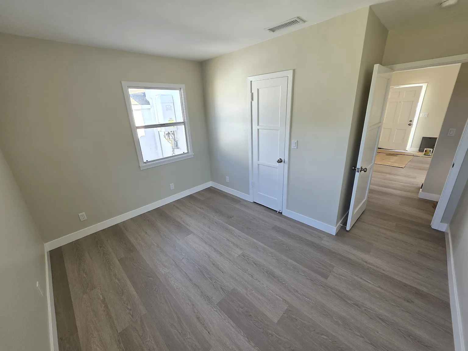 2 bed, 844 sqft, $3,500 — Photo 2