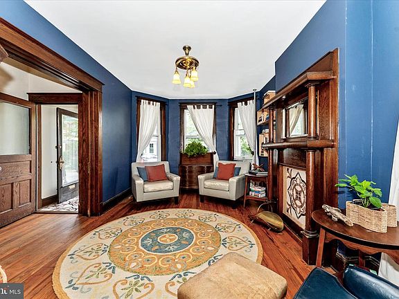 2nd image of 276 W 5th St