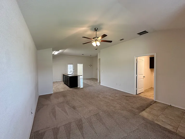 7011 34th Pl — Photo 3